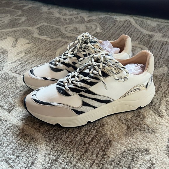 NEW! Oasis Society Zebra Sneakers New Size 8 - Picture 4 of 6